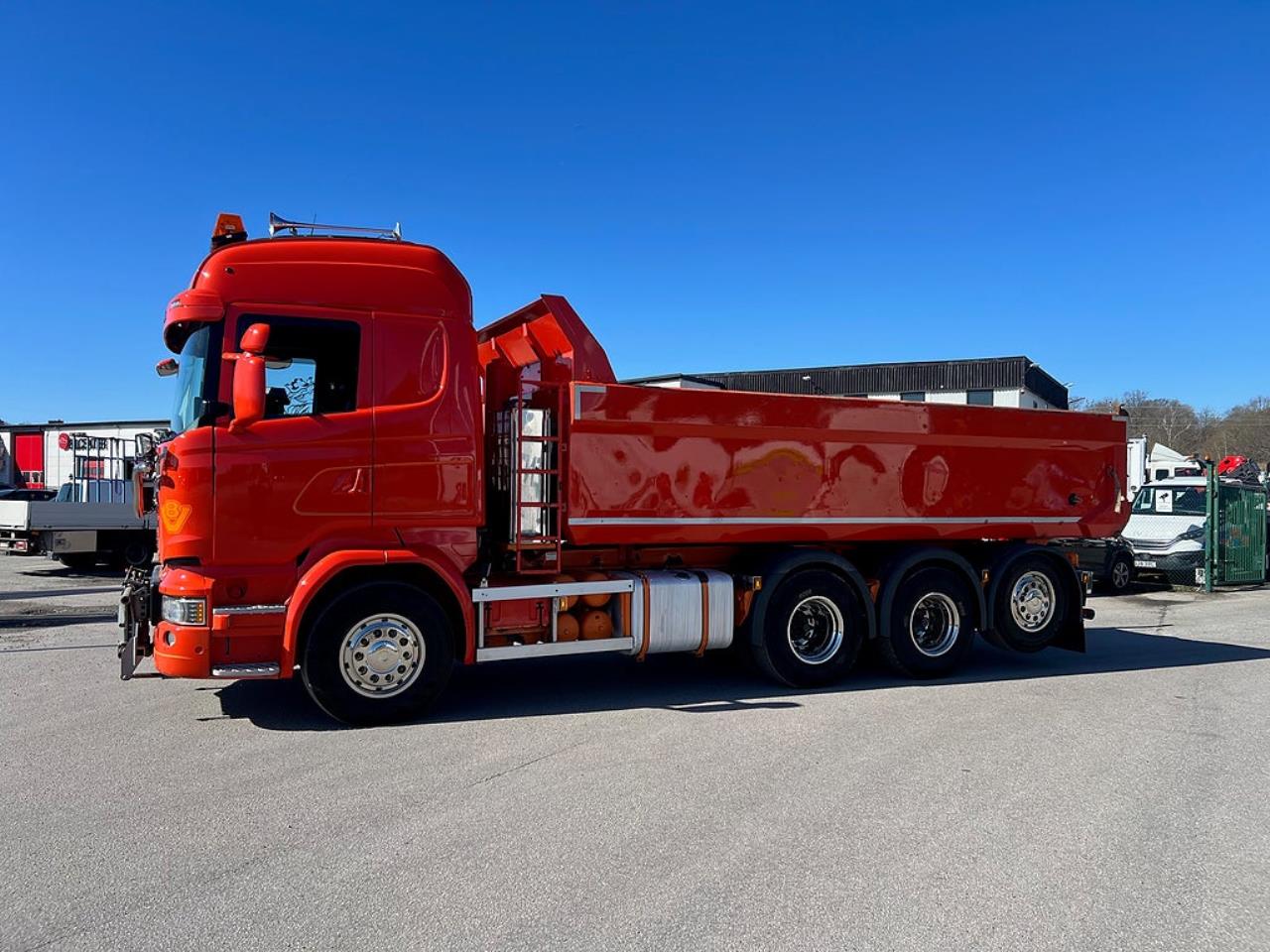 Scania R520 V8 8x4*4 Tridem Tippbil, Plogutrustad 2016 - Tipp