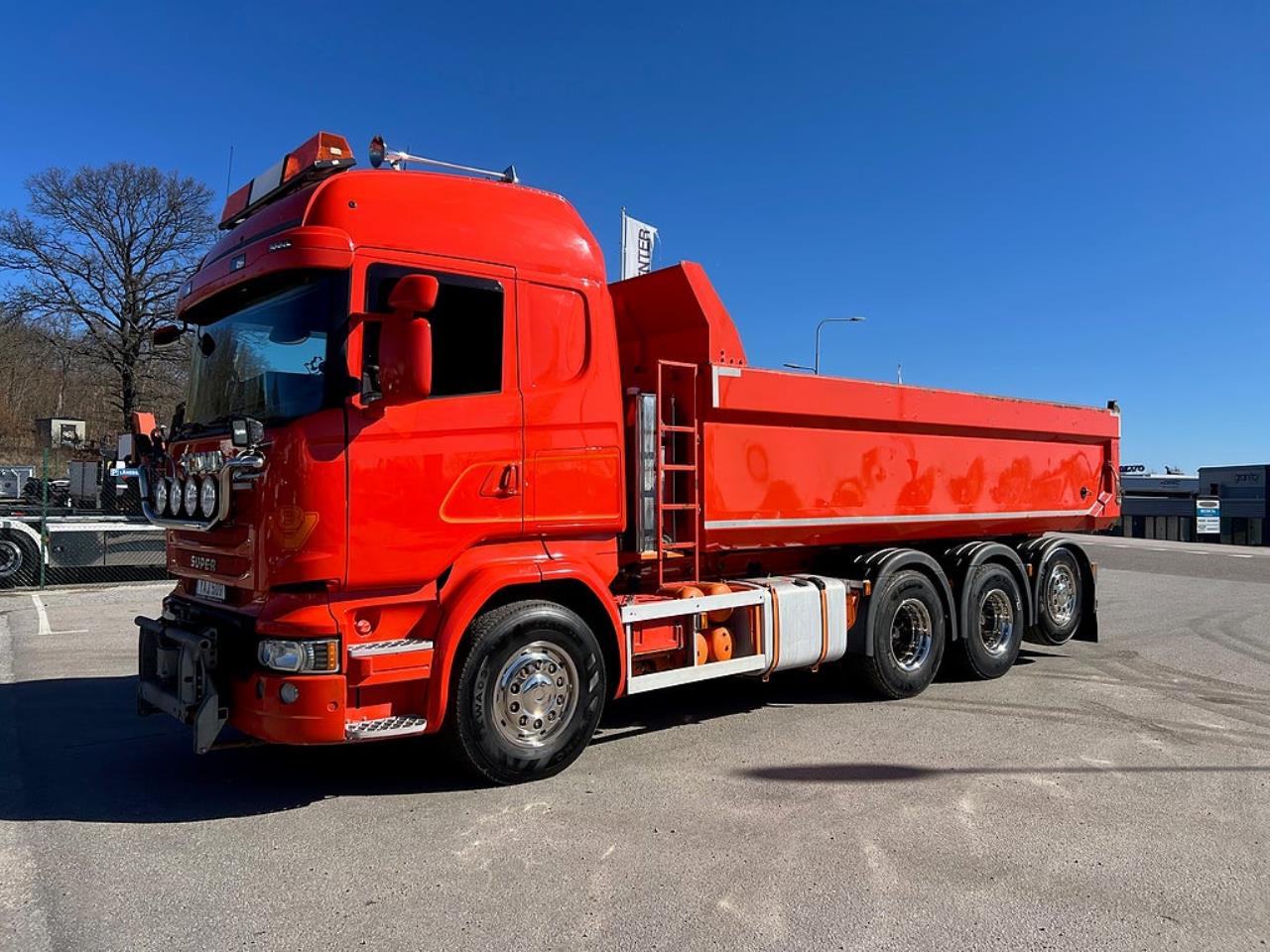 Scania R520 V8 8x4*4 Tridem Tippbil, Plogutrustad 2016 - Tipp