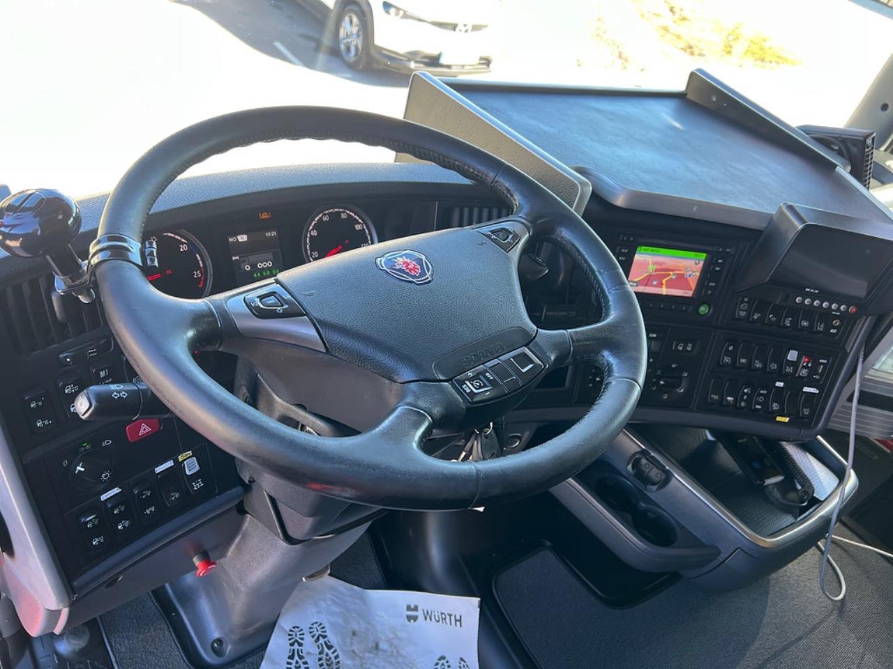 Scania R520 V8 8x4*4 Tridem Tippbil, Plogutrustad 2016 - Tipp