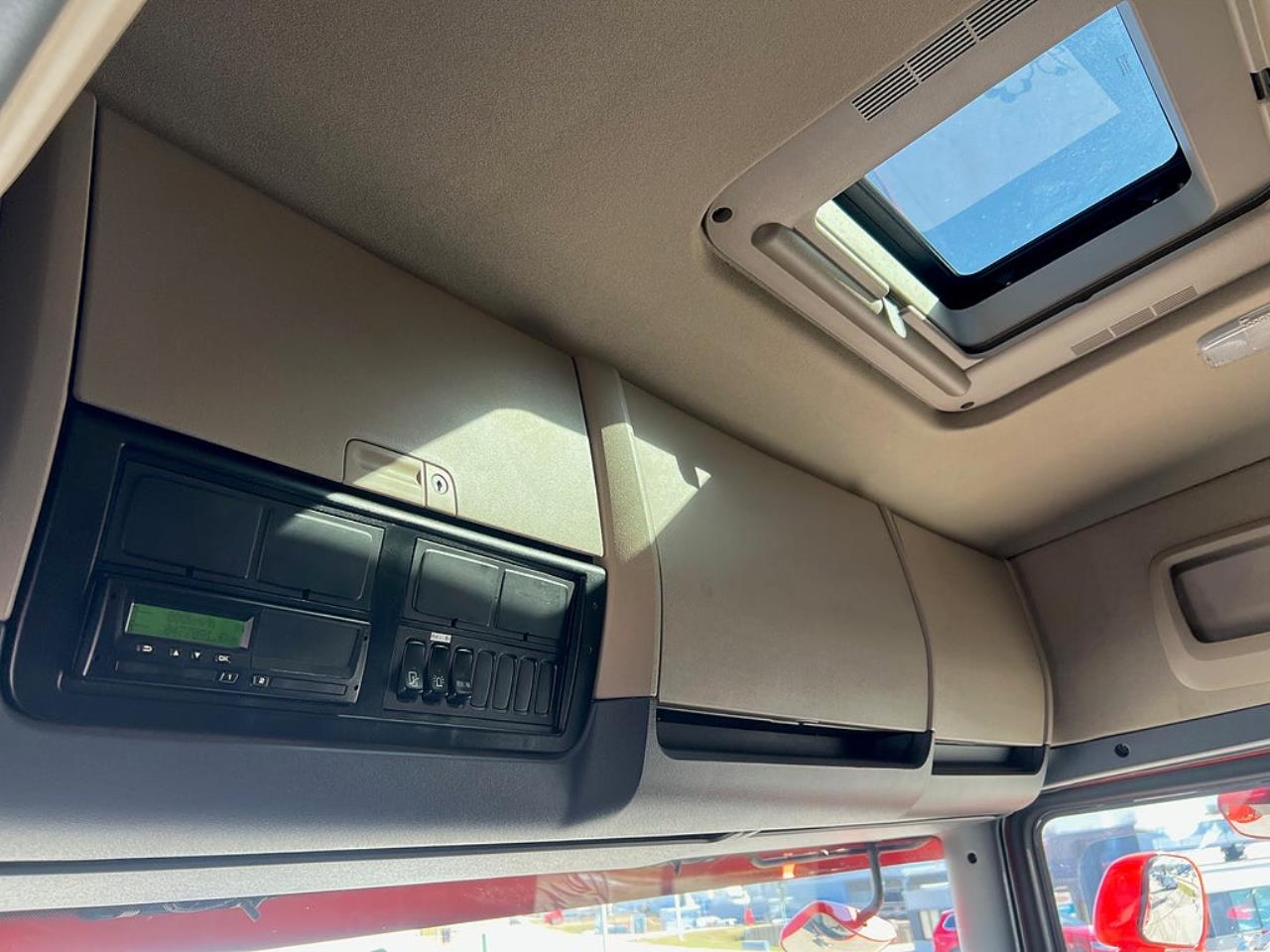 Scania R520 V8 8x4*4 Tridem Tippbil, Plogutrustad 2016 - Tipp