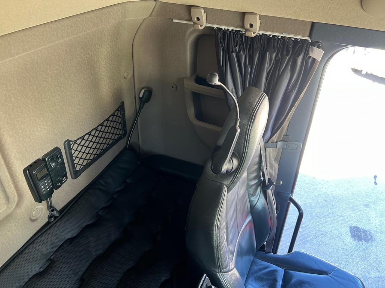 Scania R520 V8 8x4*4 Tridem Tippbil, Plogutrustad 2016 - Tipp