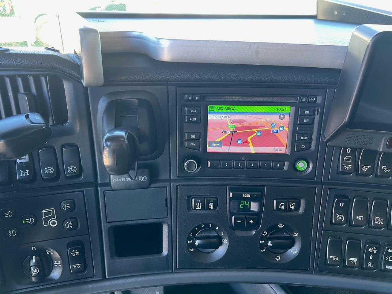 Scania R520 V8 8x4*4 Tridem Tippbil, Plogutrustad 2016 - Tipp