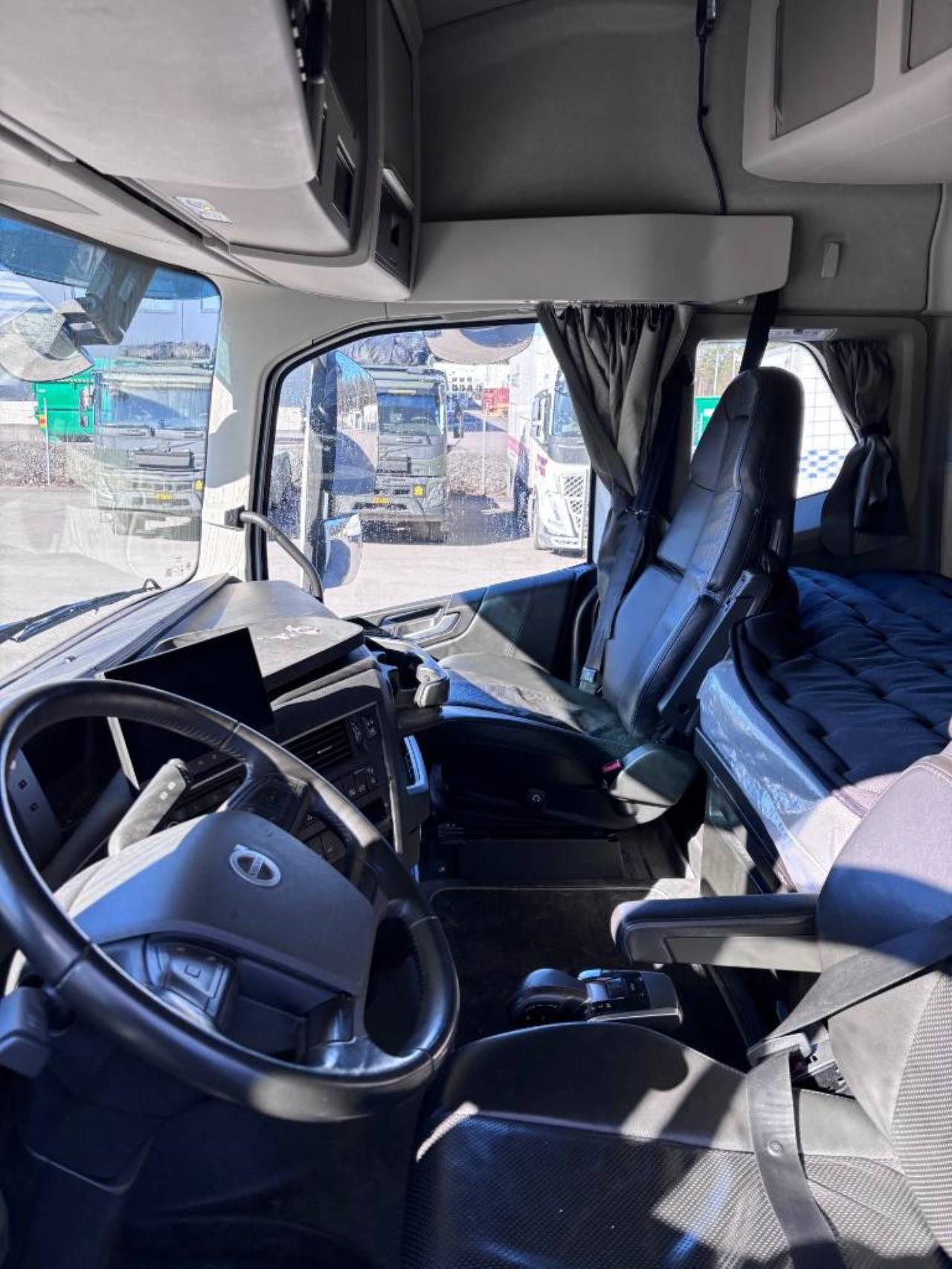 Volvo FH500 2022 - Sk&aring;p