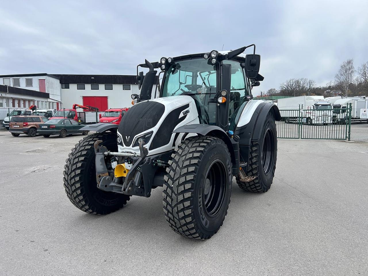 &Ouml;vriga Valtra N124 HiTech Traktor 2020 - &Ouml;vrigt