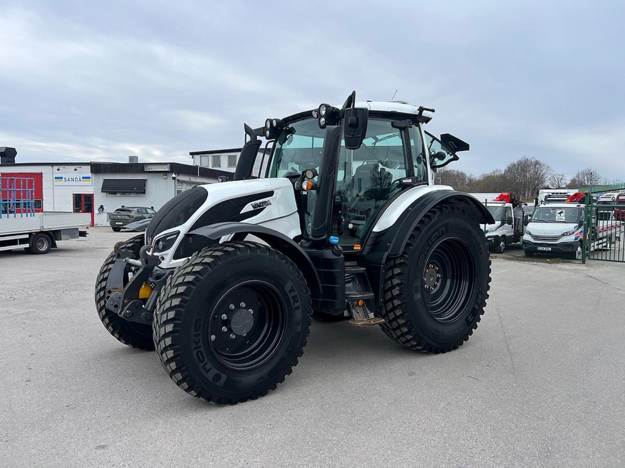 &Ouml;vriga Valtra N124 HiTech Traktor 2020 - &Ouml;vrigt