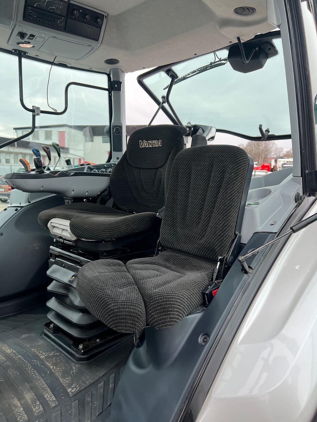 &Ouml;vriga Valtra N124 HiTech Traktor 2020 - &Ouml;vrigt