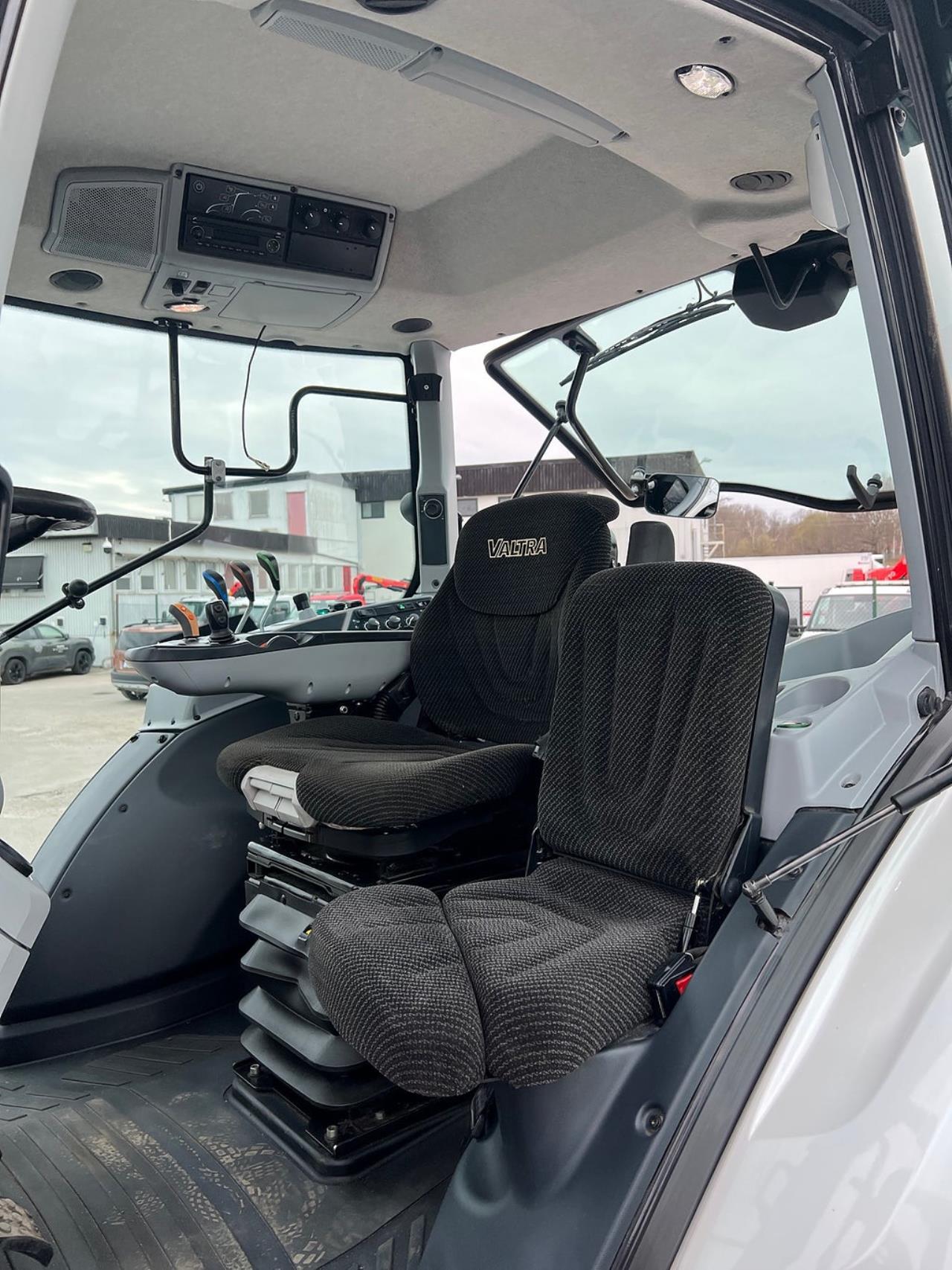 &Ouml;vriga Valtra N124 HiTech Traktor 2020 - &Ouml;vrigt