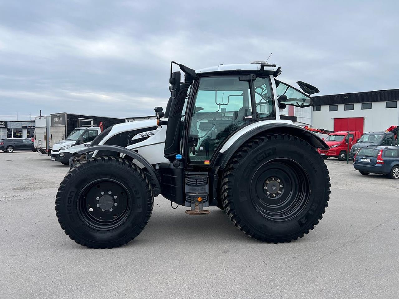 &Ouml;vriga Valtra N124 HiTech Traktor 2020 - &Ouml;vrigt