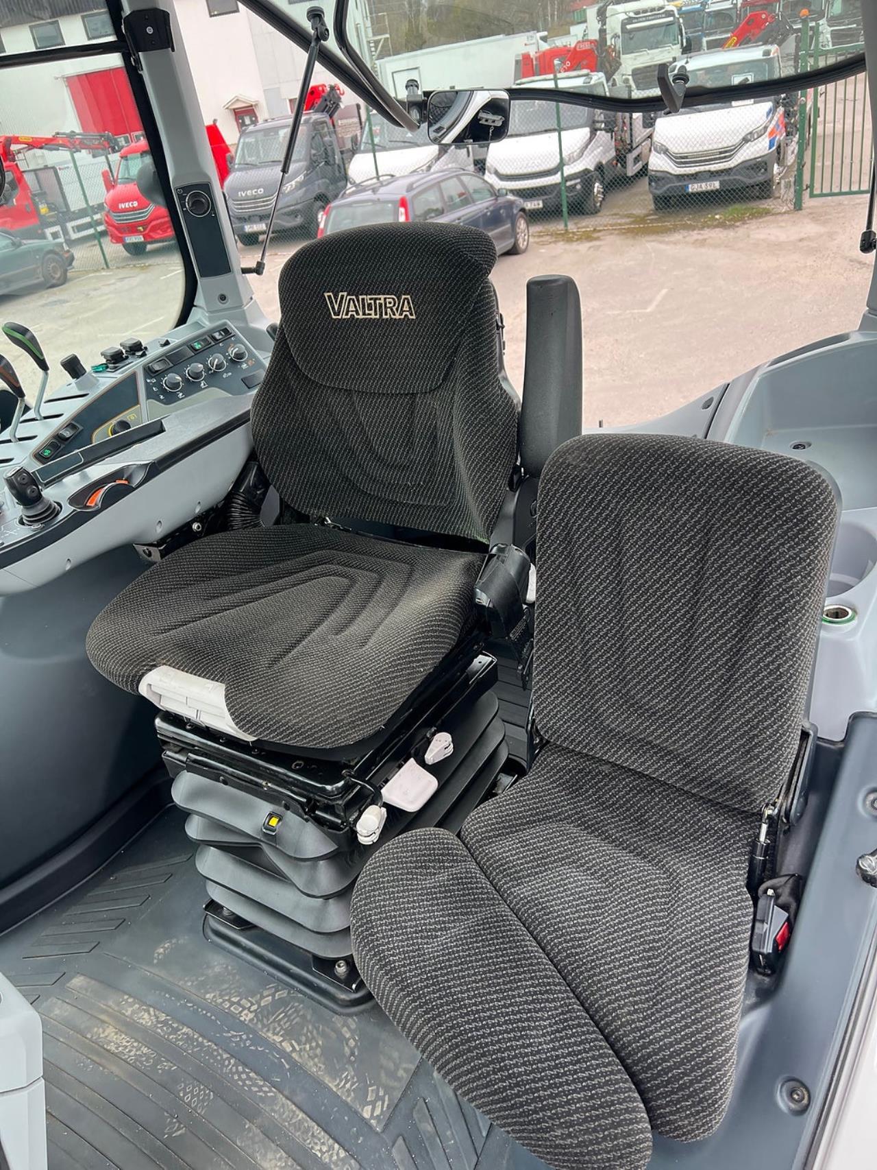 &Ouml;vriga Valtra N124 HiTech Traktor 2020 - &Ouml;vrigt