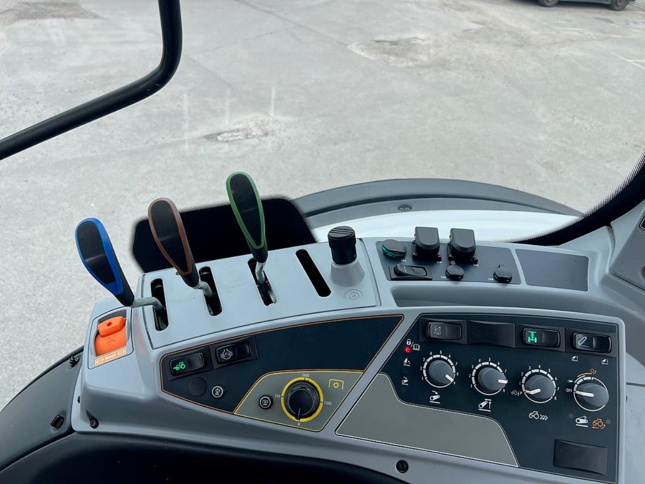 &Ouml;vriga Valtra N124 HiTech Traktor 2020 - &Ouml;vrigt