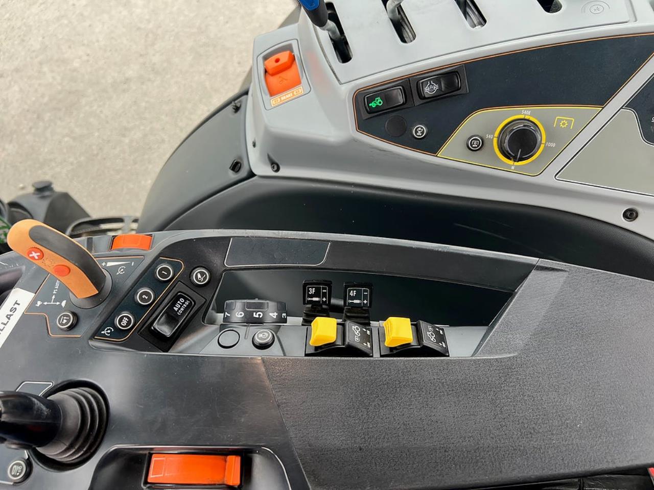 &Ouml;vriga Valtra N124 HiTech Traktor 2020 - &Ouml;vrigt