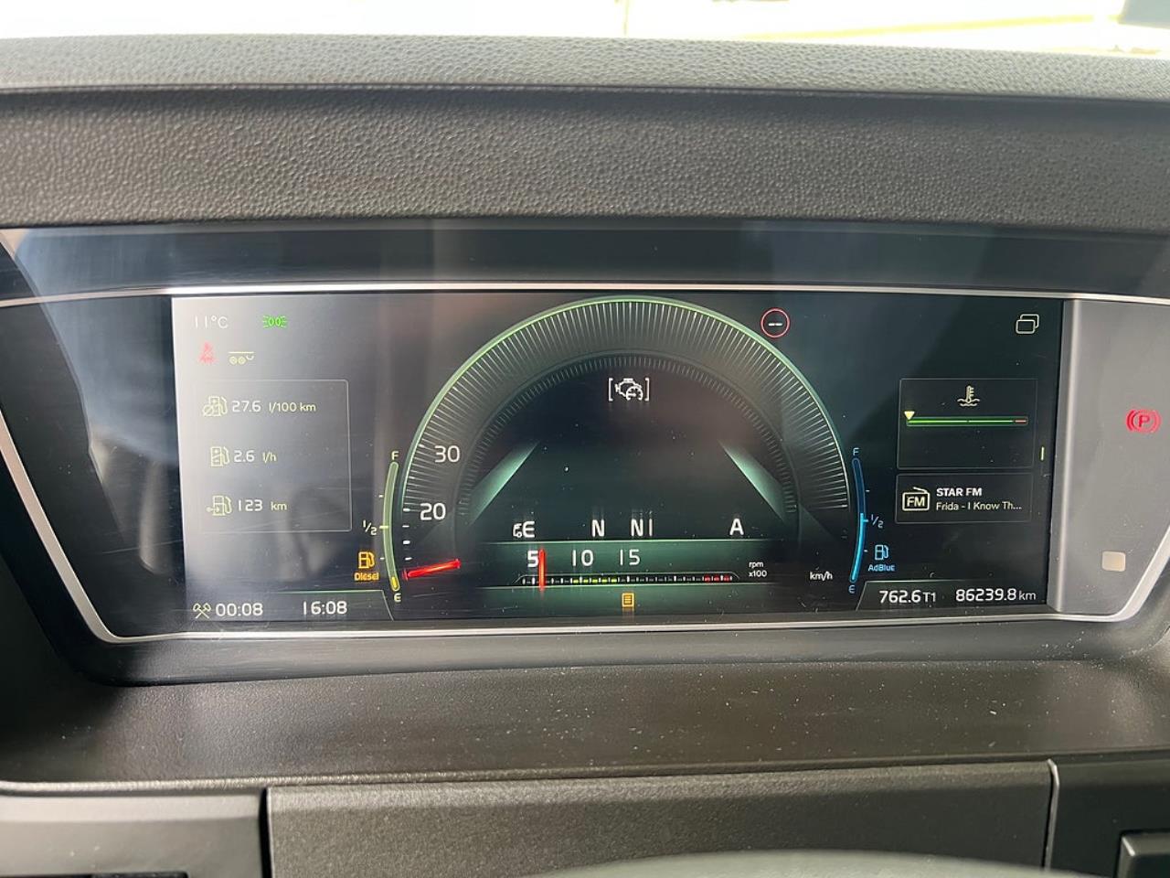 Volvo FMX 500 8x4*4 Tridem Kranv&auml;xlare Euro 6 2022 - Kran