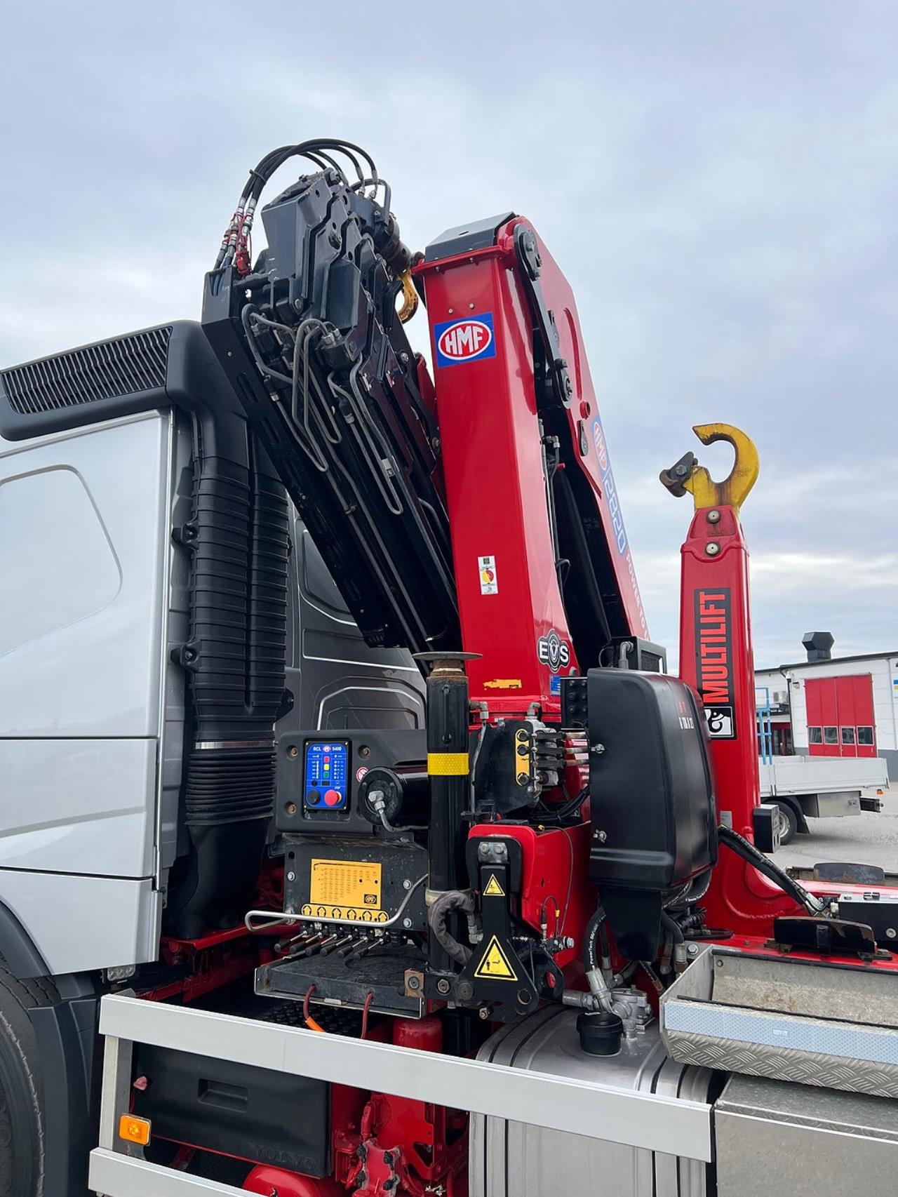 Volvo FMX 500 8x4*4 Tridem Kranv&auml;xlare Euro 6 2022 - Kran