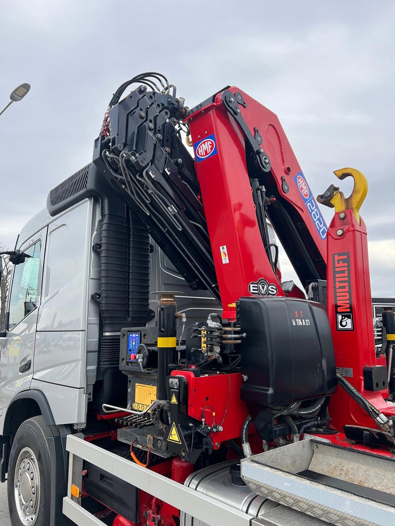 Volvo FMX 500 8x4*4 Tridem Kranv&auml;xlare Euro 6 2022 - Kran