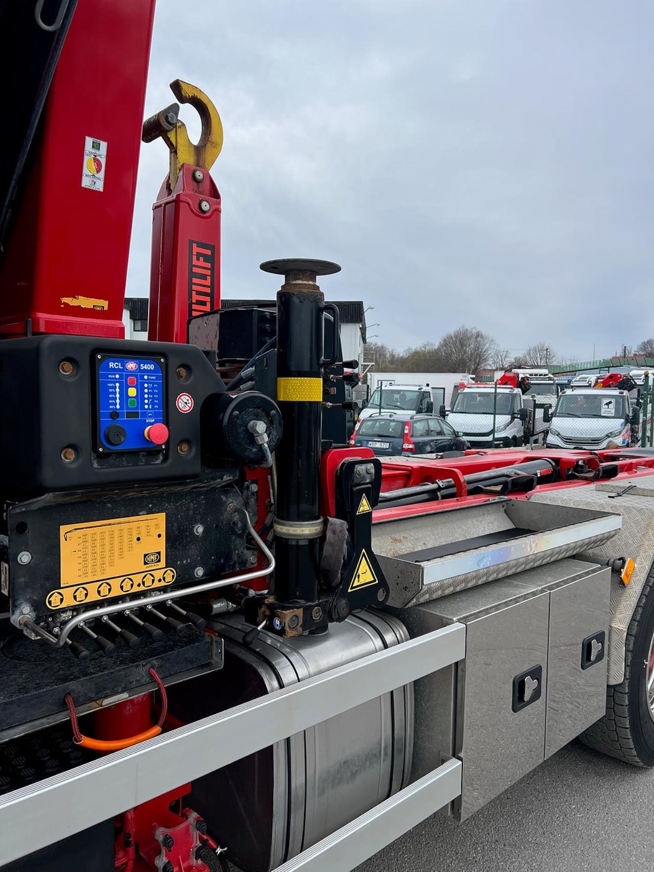 Volvo FMX 500 8x4*4 Tridem Kranv&auml;xlare Euro 6 2022 - Kran