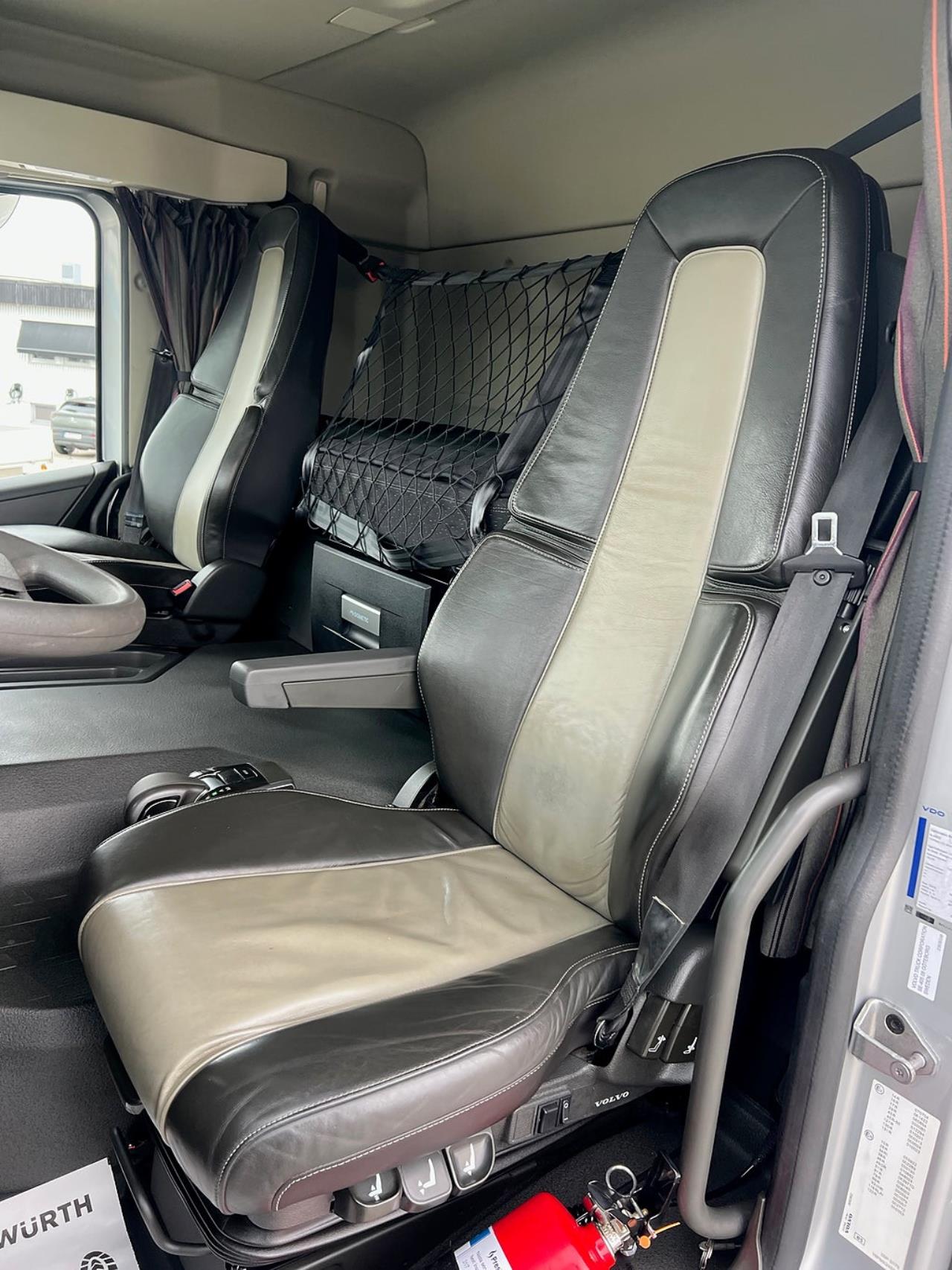 Volvo FMX 500 8x4*4 Tridem Kranv&auml;xlare Euro 6 2022 - Kran