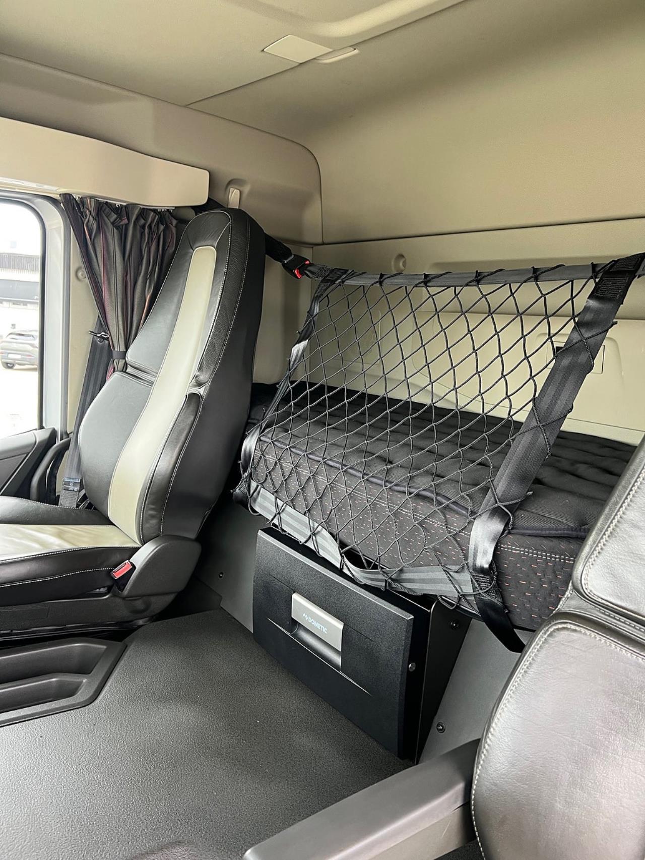 Volvo FMX 500 8x4*4 Tridem Kranv&auml;xlare Euro 6 2022 - Kran