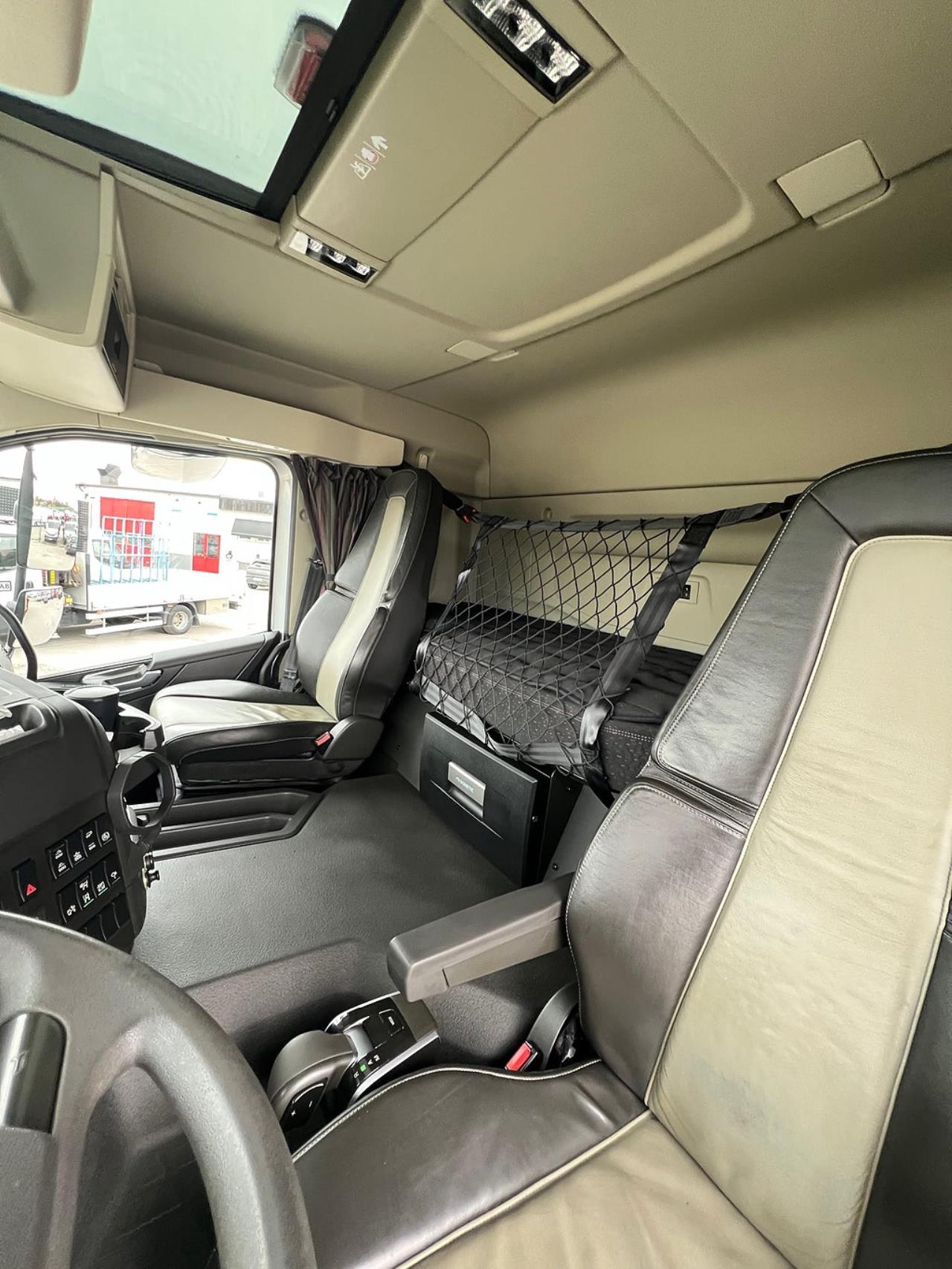 Volvo FMX 500 8x4*4 Tridem Kranv&auml;xlare Euro 6 2022 - Kran