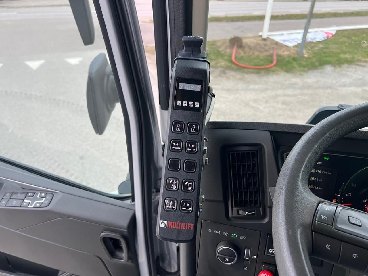 Volvo FMX 500 8x4*4 Tridem Kranv&auml;xlare Euro 6 2022 - Kran