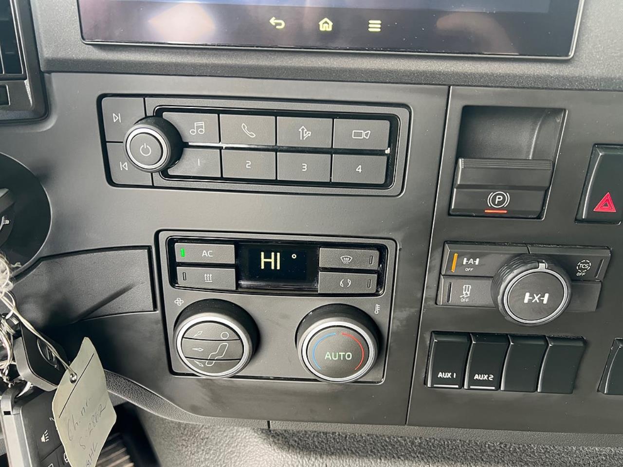 Volvo FMX 500 8x4*4 Tridem Kranv&auml;xlare Euro 6 2022 - Kran