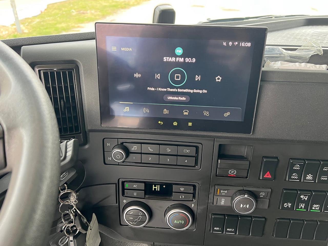 Volvo FMX 500 8x4*4 Tridem Kranv&auml;xlare Euro 6 2022 - Kran