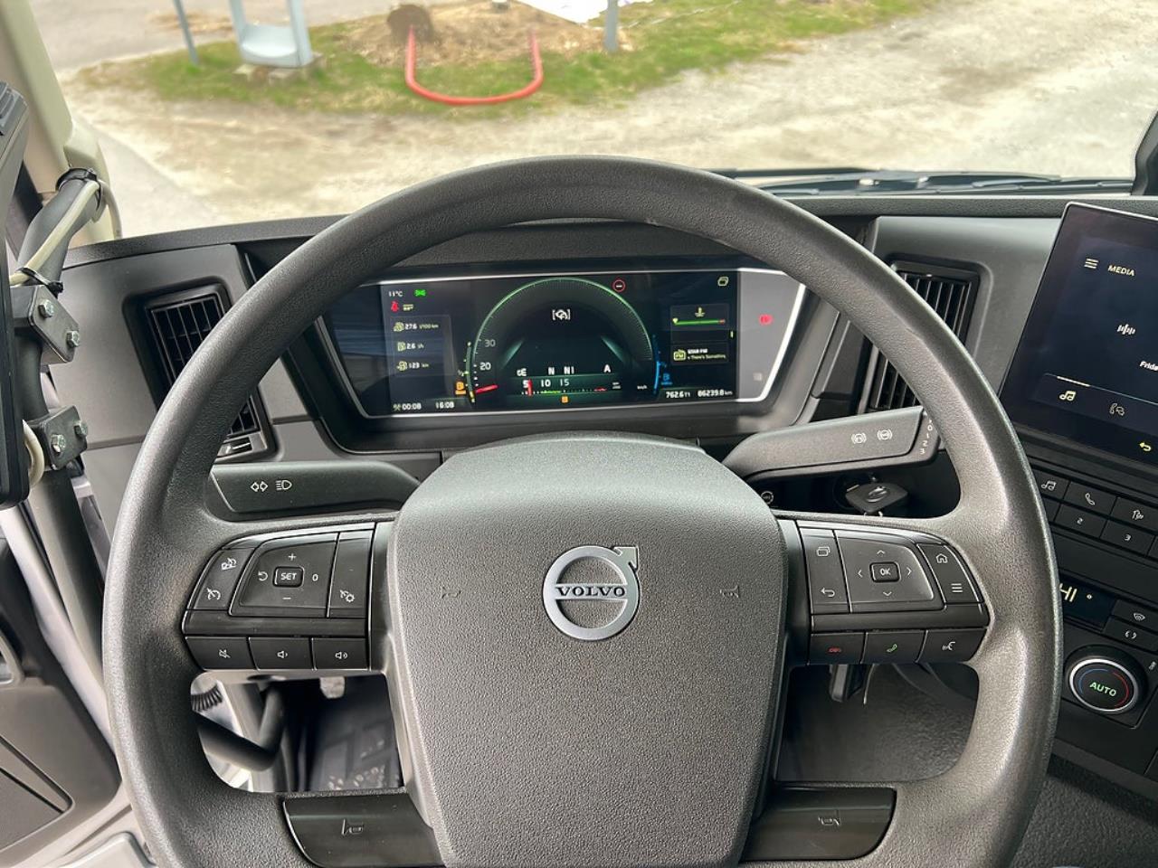 Volvo FMX 500 8x4*4 Tridem Kranv&auml;xlare Euro 6 2022 - Kran