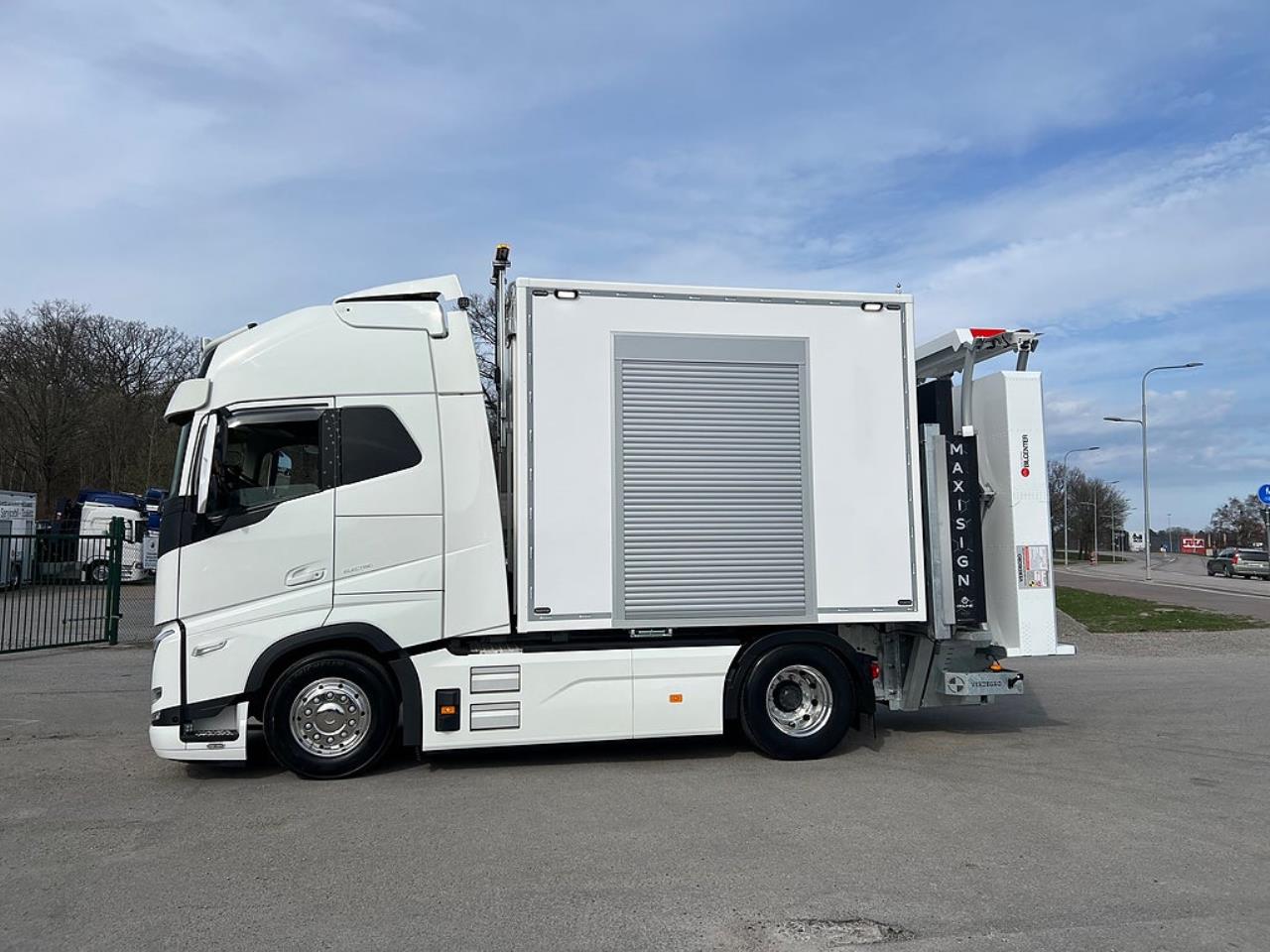 Volvo FH 4x2 Elbil TMA Bil Sk&aring;p med MaxiSign & Verdegro 2022 - Sk&aring;p