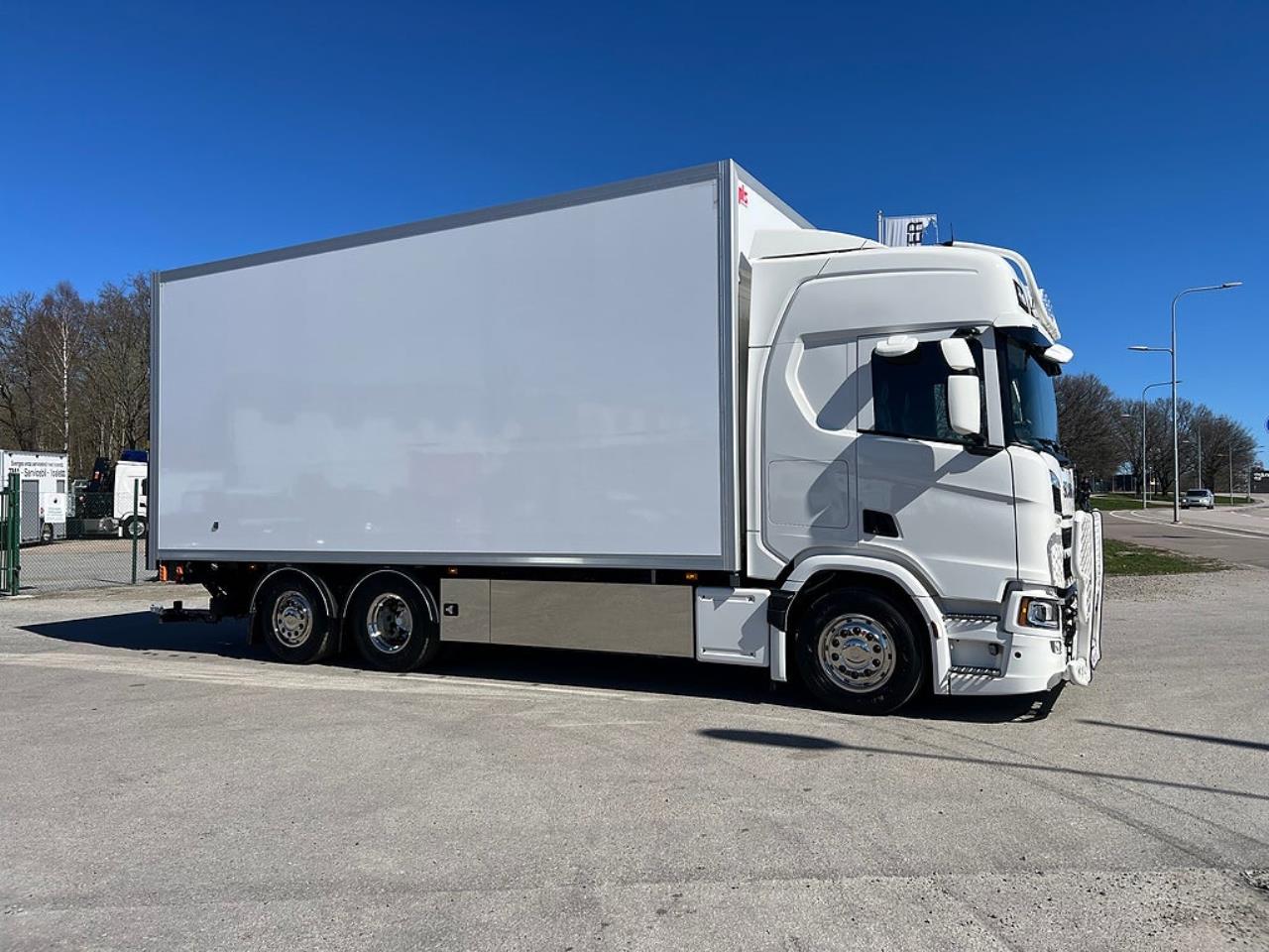 Scania R560 6x2*4 Sk&aring;pbil, &Ouml;ppningsbarsida PLS Sk&aring;p 2026 - Sk&aring;p