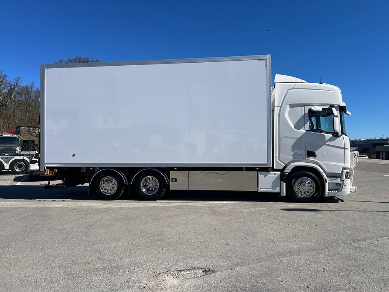 Scania R560 6x2*4 Sk&aring;pbil, &Ouml;ppningsbarsida PLS Sk&aring;p 2026 - Sk&aring;p