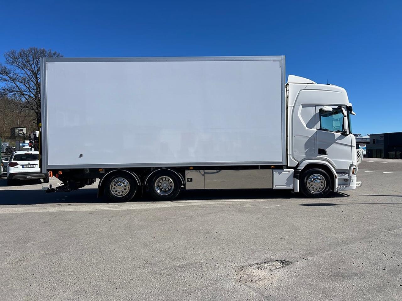 Scania R560 6x2*4 Sk&aring;pbil, &Ouml;ppningsbarsida PLS Sk&aring;p 2026 - Sk&aring;p