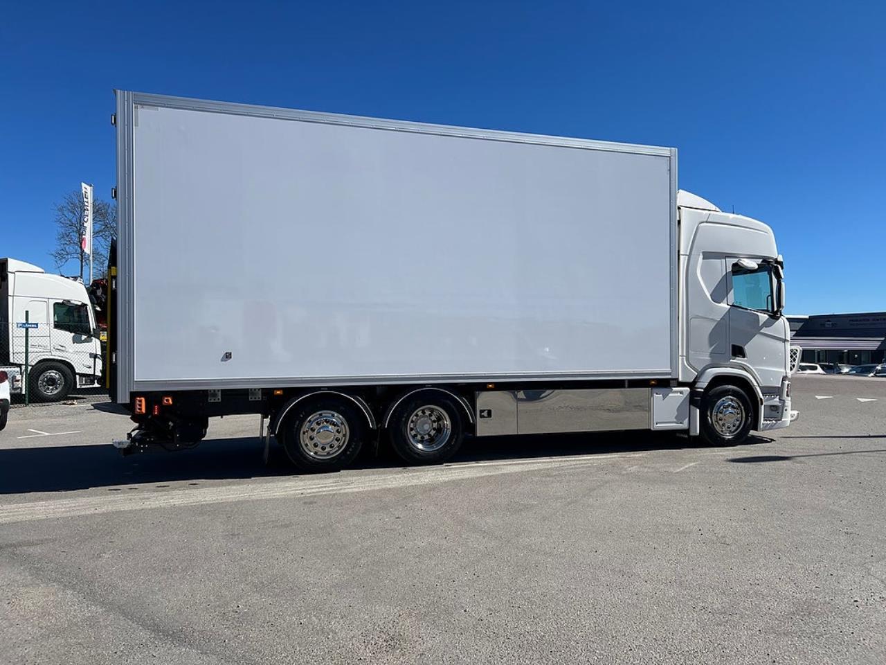Scania R560 6x2*4 Sk&aring;pbil, &Ouml;ppningsbarsida PLS Sk&aring;p 2026 - Sk&aring;p