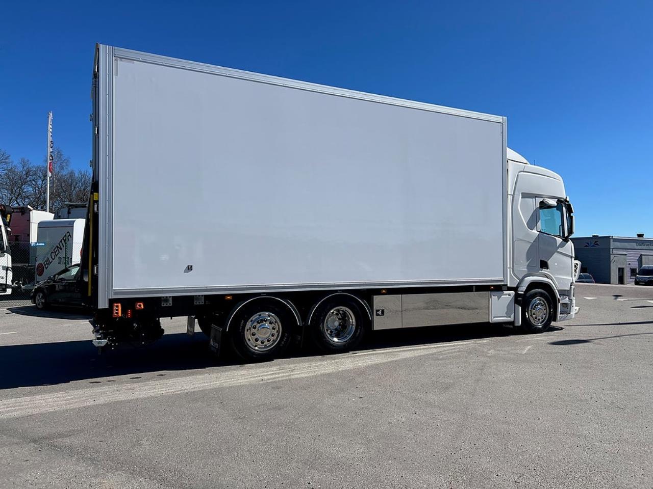 Scania R560 6x2*4 Sk&aring;pbil, &Ouml;ppningsbarsida PLS Sk&aring;p 2026 - Sk&aring;p