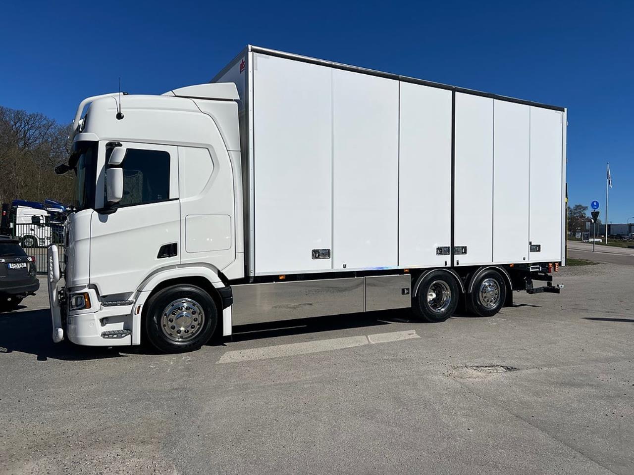 Scania R560 6x2*4 Sk&aring;pbil, &Ouml;ppningsbarsida PLS Sk&aring;p 2026 - Sk&aring;p