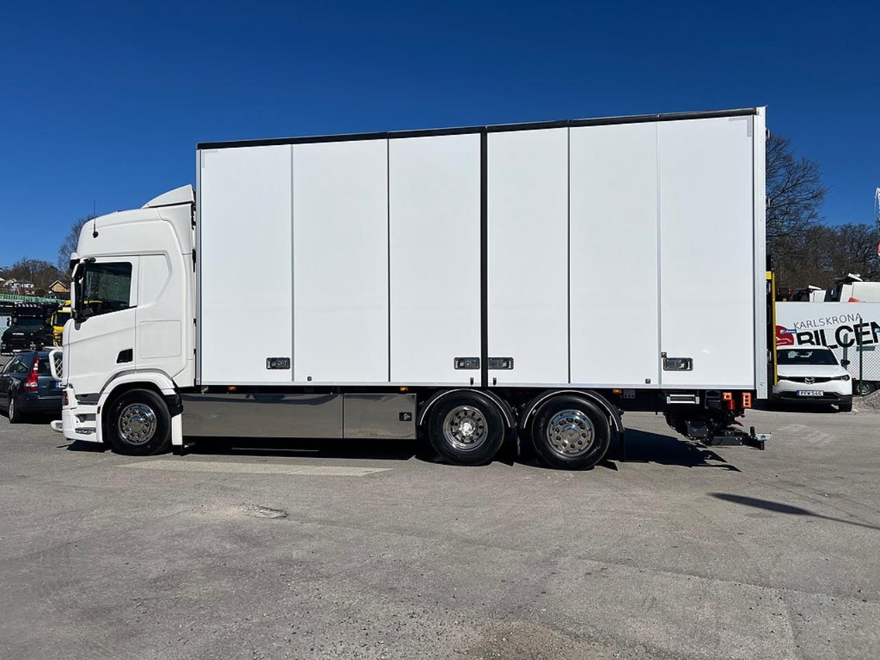 Scania R560 6x2*4 Sk&aring;pbil, &Ouml;ppningsbarsida PLS Sk&aring;p 2026 - Sk&aring;p