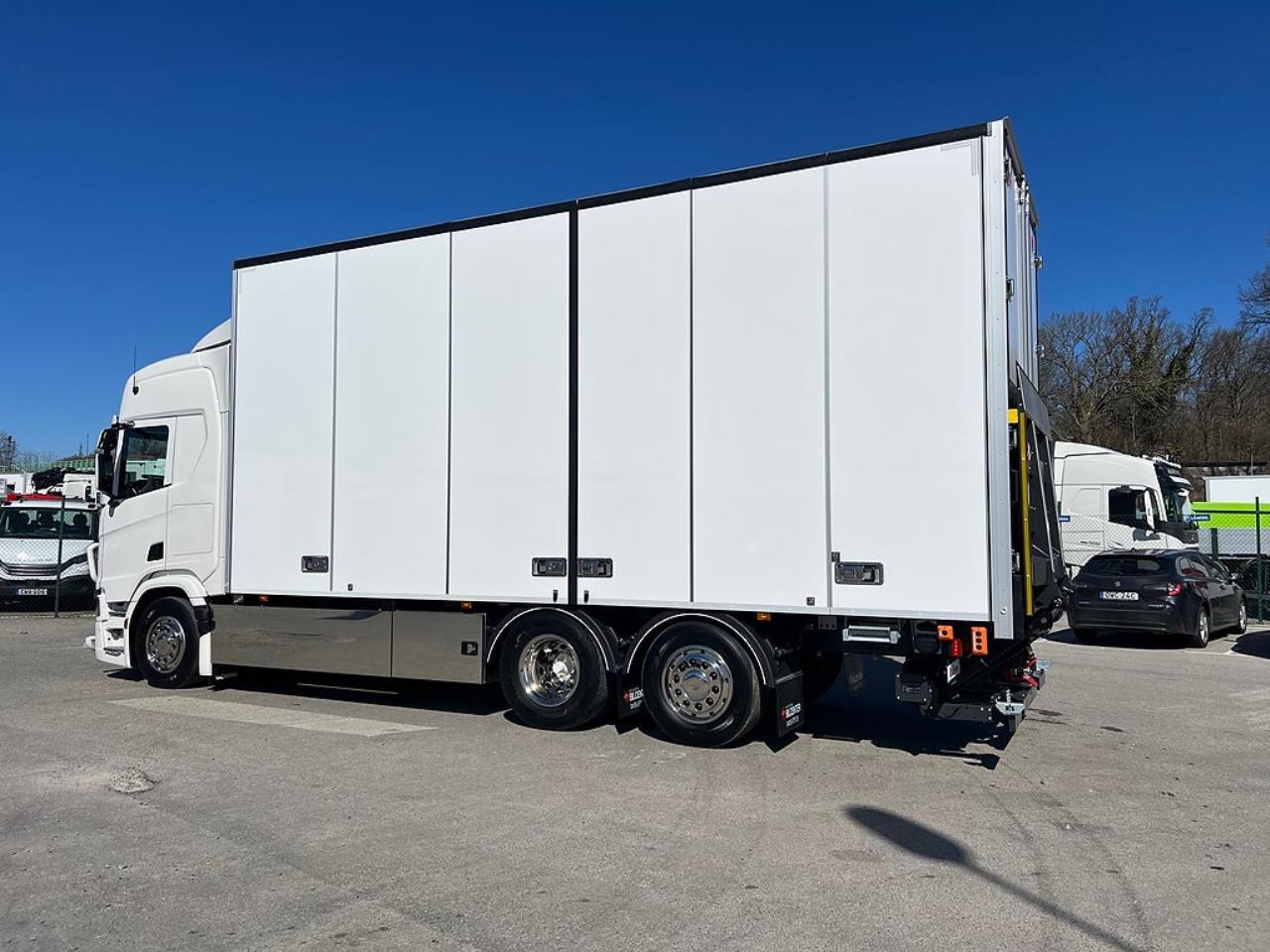 Scania R560 6x2*4 Sk&aring;pbil, &Ouml;ppningsbarsida PLS Sk&aring;p 2026 - Sk&aring;p