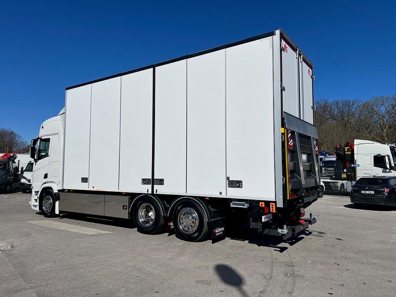 Scania R560 6x2*4 Sk&aring;pbil, &Ouml;ppningsbarsida PLS Sk&aring;p 2026 - Sk&aring;p