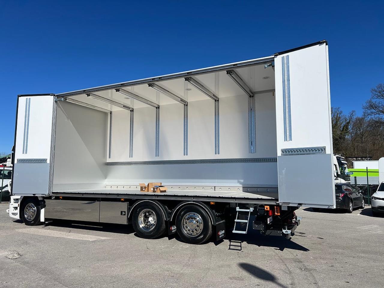 Scania R560 6x2*4 Sk&aring;pbil, &Ouml;ppningsbarsida PLS Sk&aring;p 2026 - Sk&aring;p