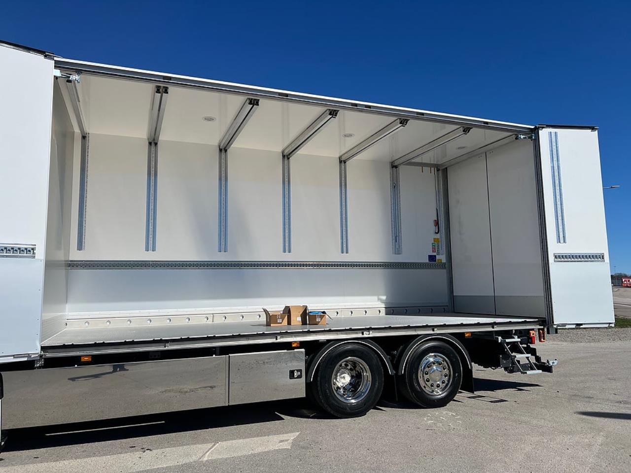 Scania R560 6x2*4 Sk&aring;pbil, &Ouml;ppningsbarsida PLS Sk&aring;p 2026 - Sk&aring;p