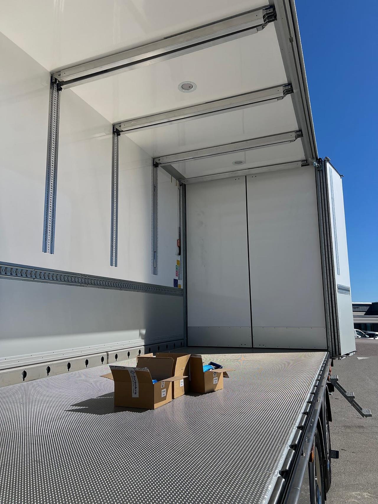 Scania R560 6x2*4 Sk&aring;pbil, &Ouml;ppningsbarsida PLS Sk&aring;p 2026 - Sk&aring;p