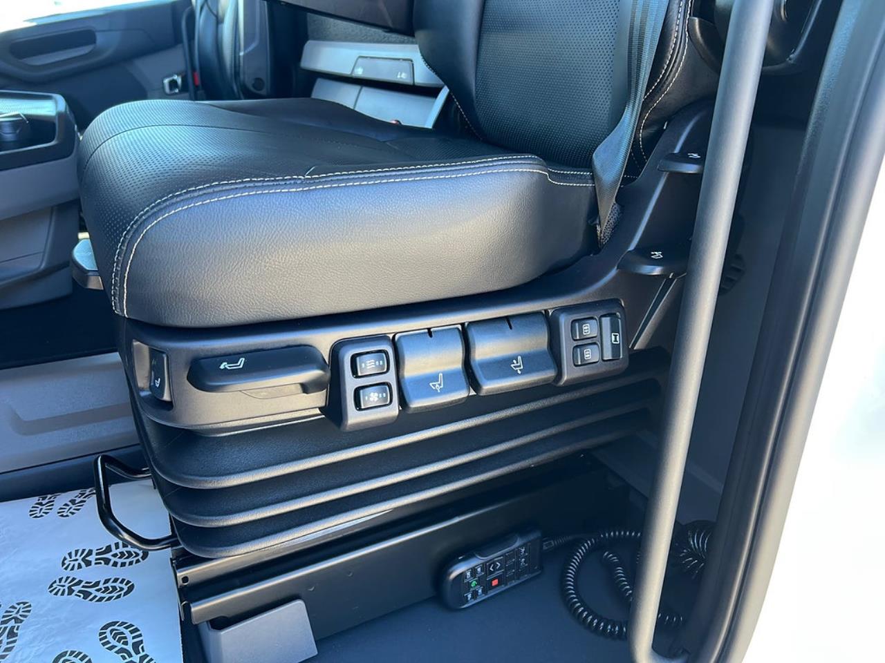 Scania R560 6x2*4 Sk&aring;pbil, &Ouml;ppningsbarsida PLS Sk&aring;p 2026 - Sk&aring;p