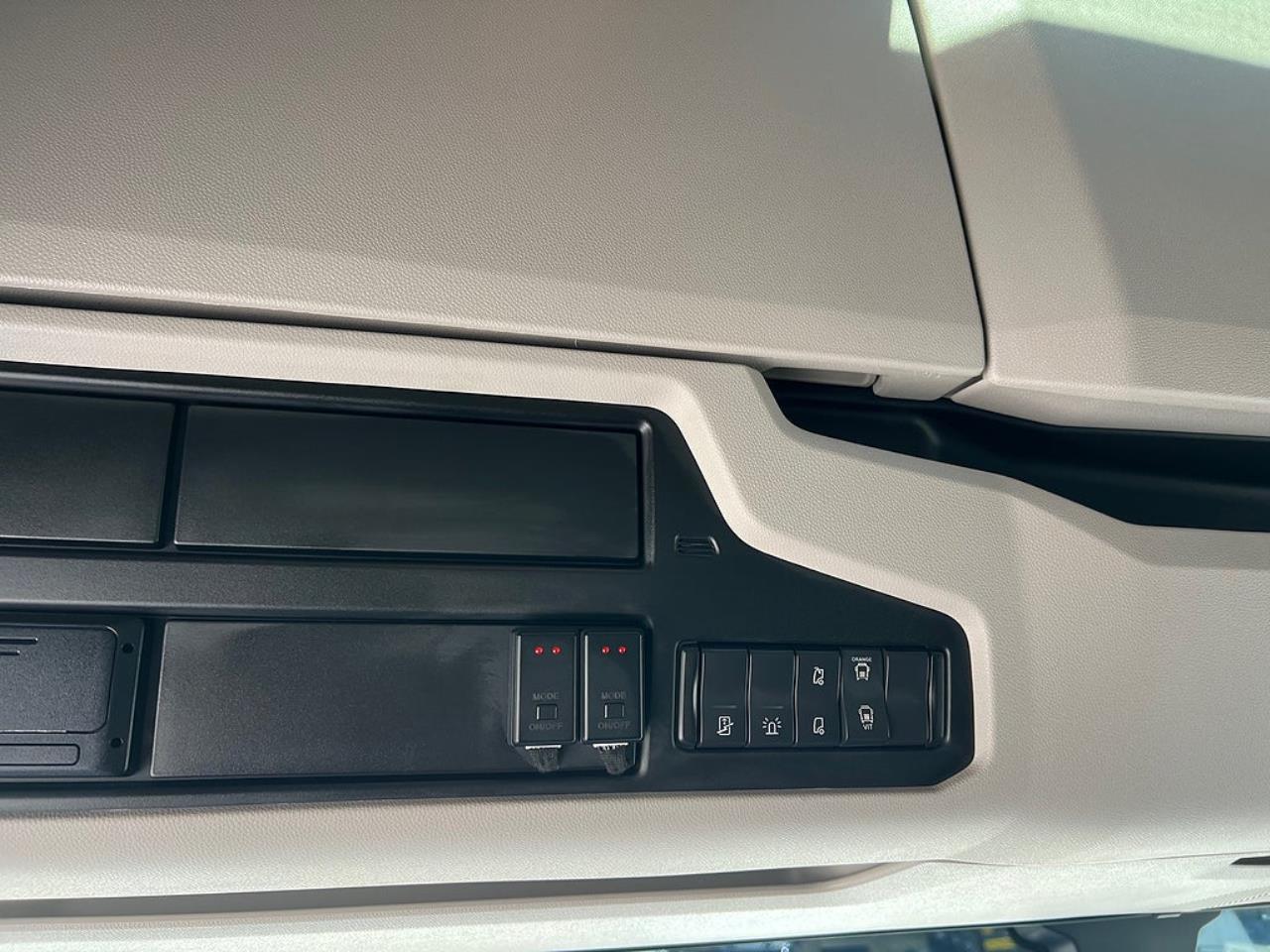 Scania R560 6x2*4 Sk&aring;pbil, &Ouml;ppningsbarsida PLS Sk&aring;p 2026 - Sk&aring;p