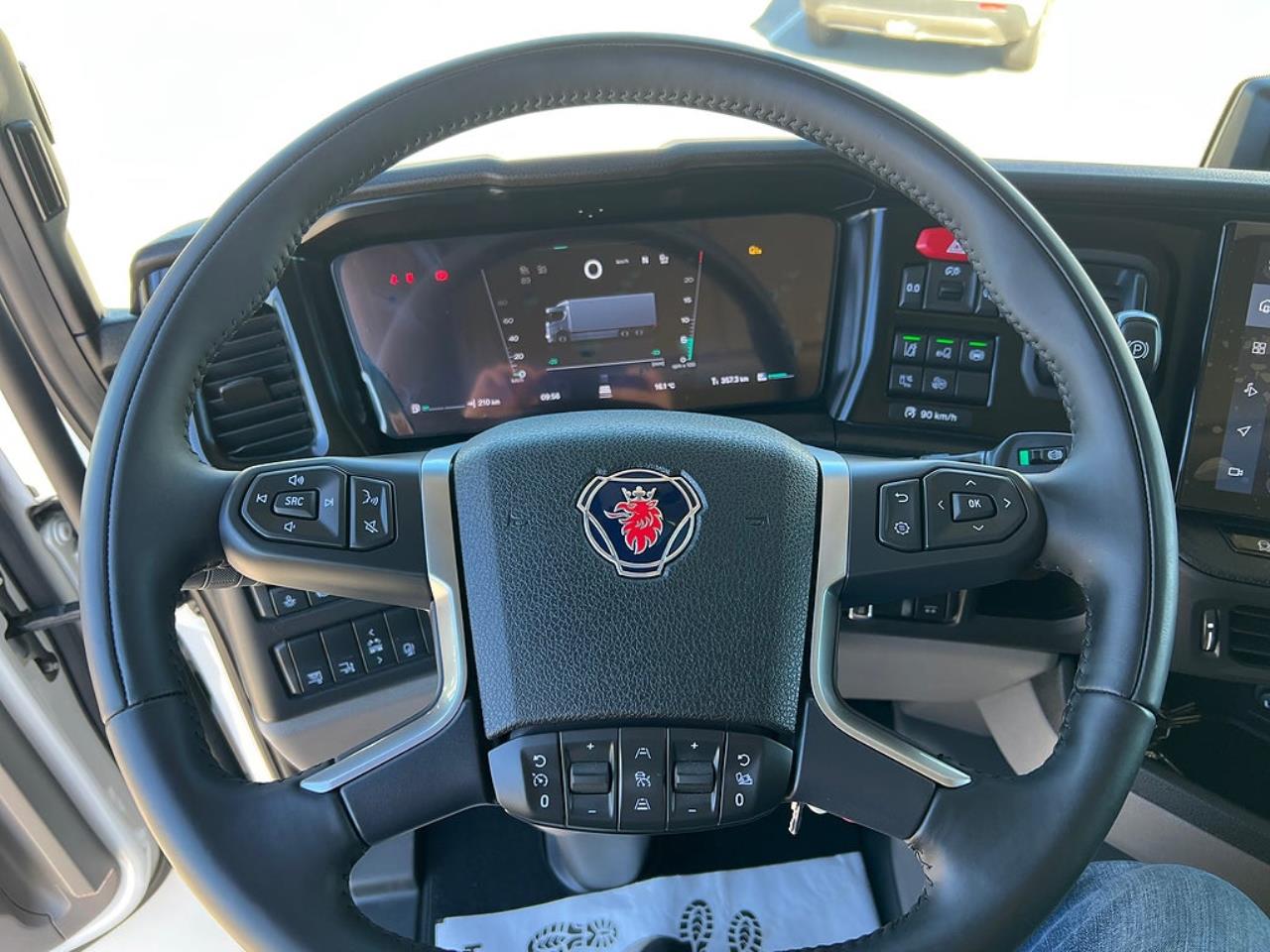 Scania R560 6x2*4 Sk&aring;pbil, &Ouml;ppningsbarsida PLS Sk&aring;p 2026 - Sk&aring;p