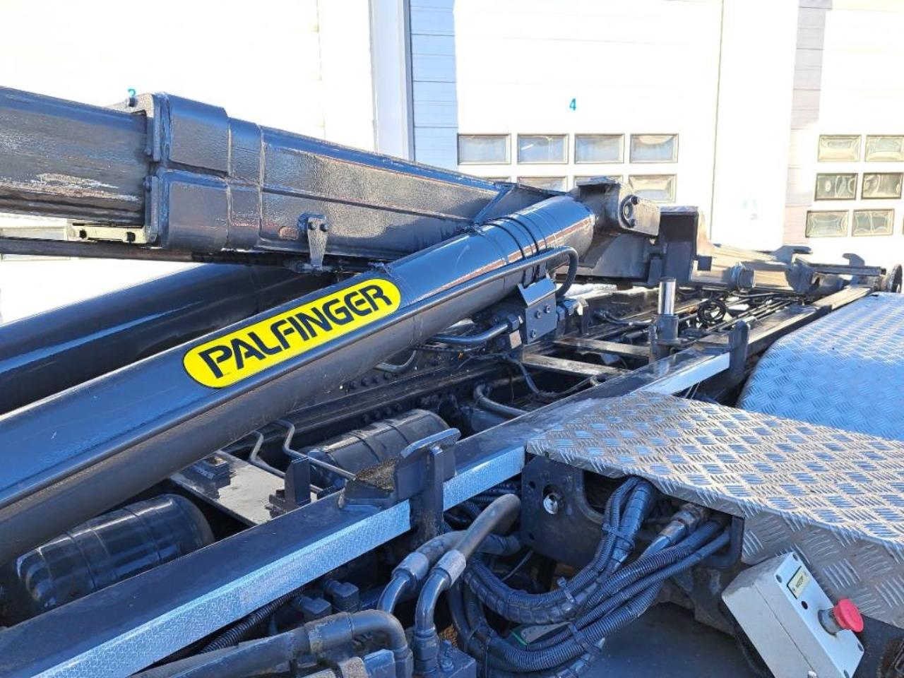 Scania R 490 LB6X2HNB 2015 - Krok/Lastv&auml;xlare