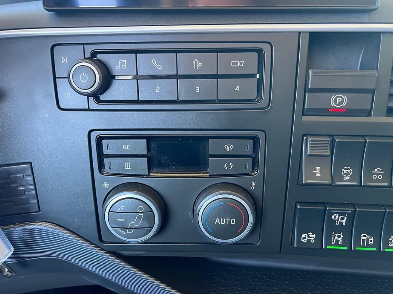 Volvo FH13 500 6x2 Dragbil *3600 Mil*, 4 Sitsig, Euro 6 2022 - Dragbil