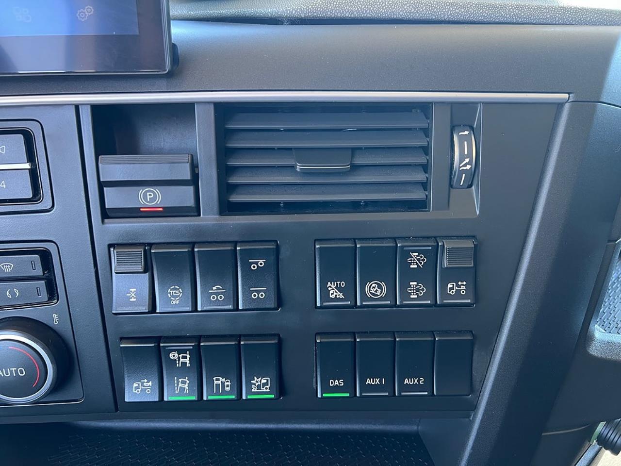 Volvo FH13 500 6x2 Dragbil *3600 Mil*, 4 Sitsig, Euro 6 2022 - Dragbil