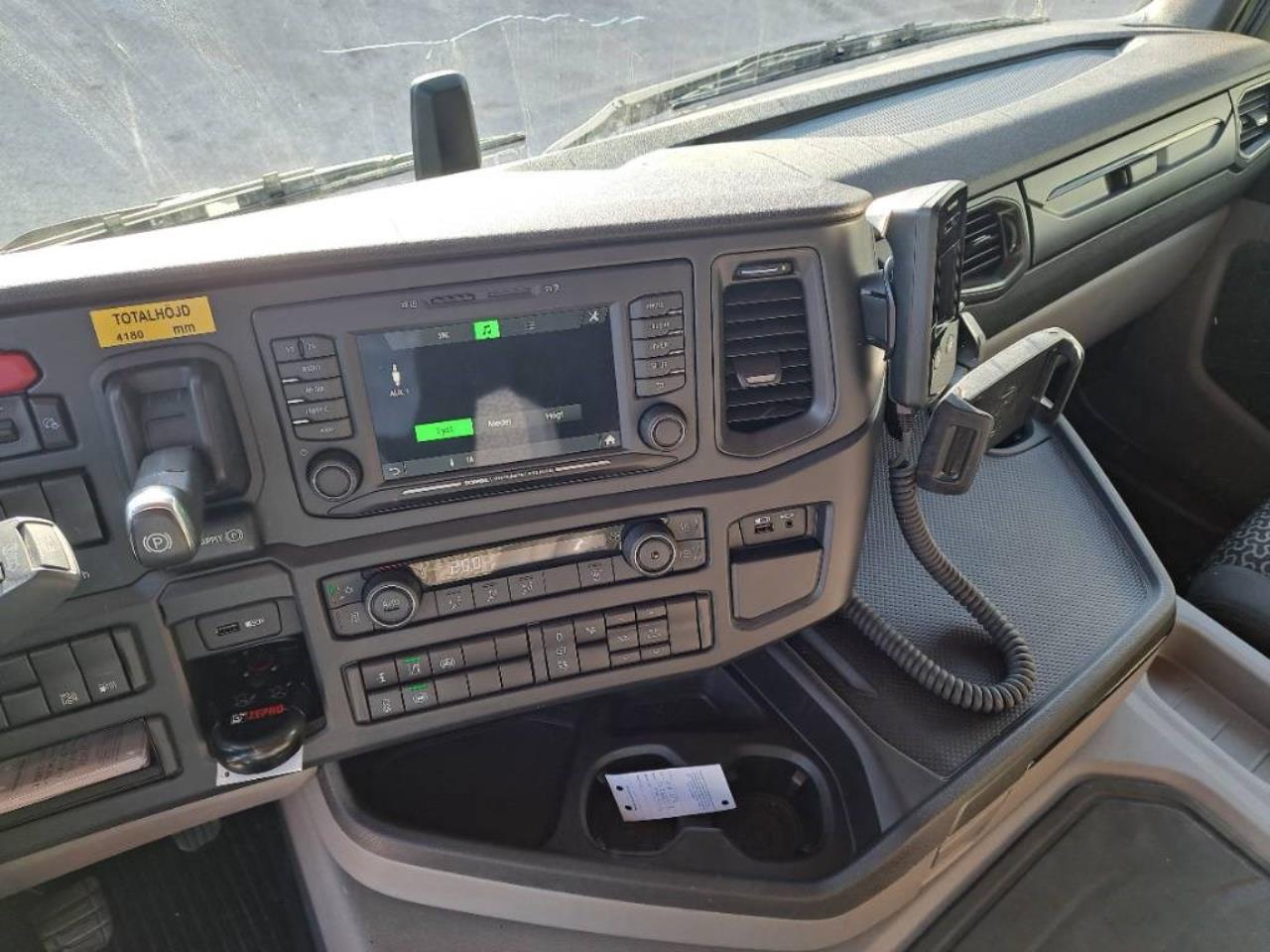 Scania P280B4X2NB 2023 - Sk&aring;p