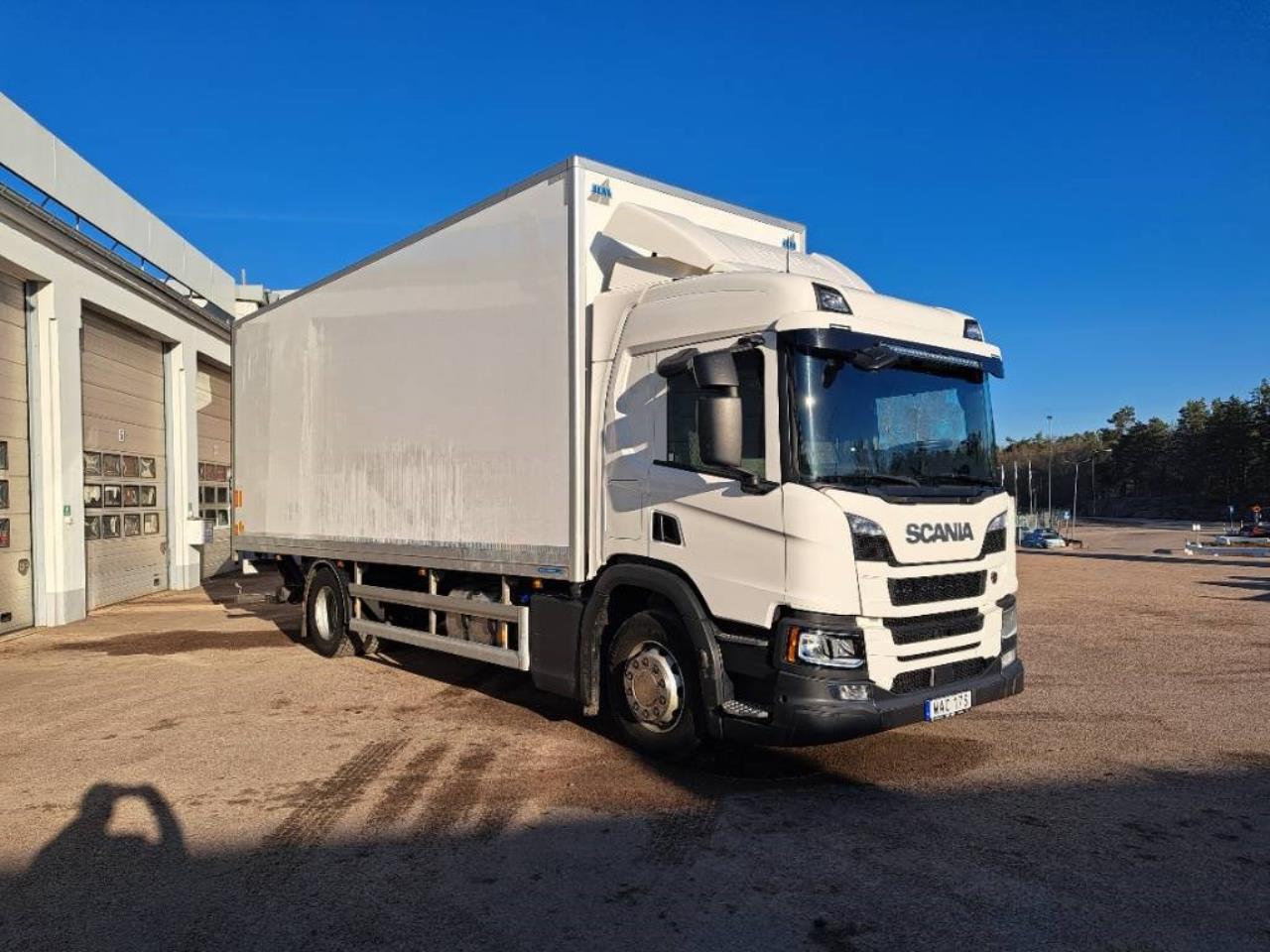 Scania P280B4X2NB 2023 - Sk&aring;p