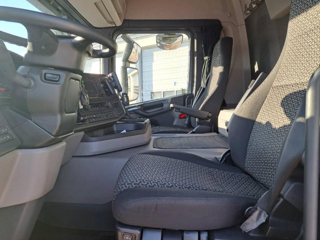 Scania P280B4X2NB 2023 - Sk&aring;p