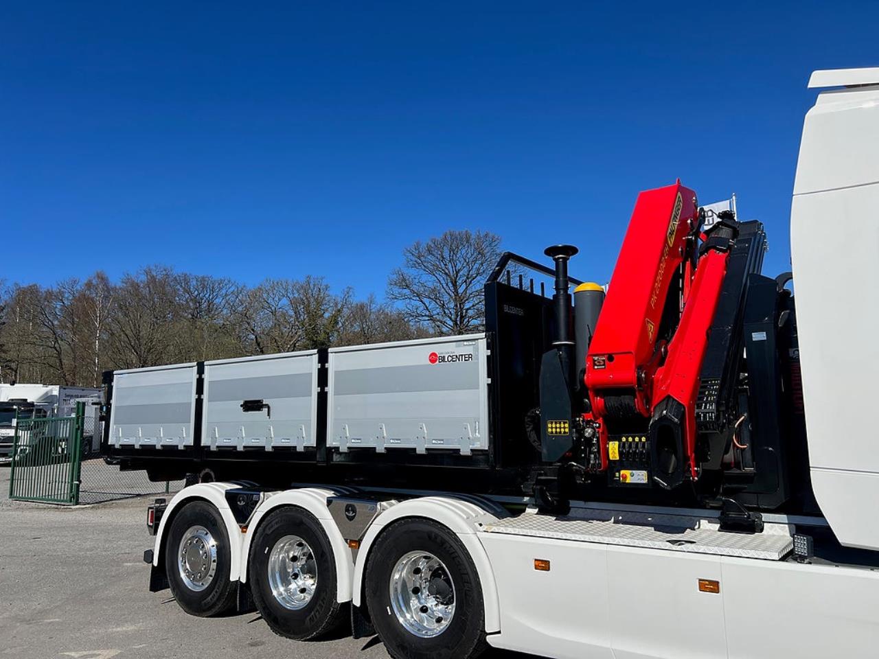 &Ouml;vriga Nytt Kranflak med Tipp & Palfinger 22002 Kran 2026 - &Ouml;vrigt