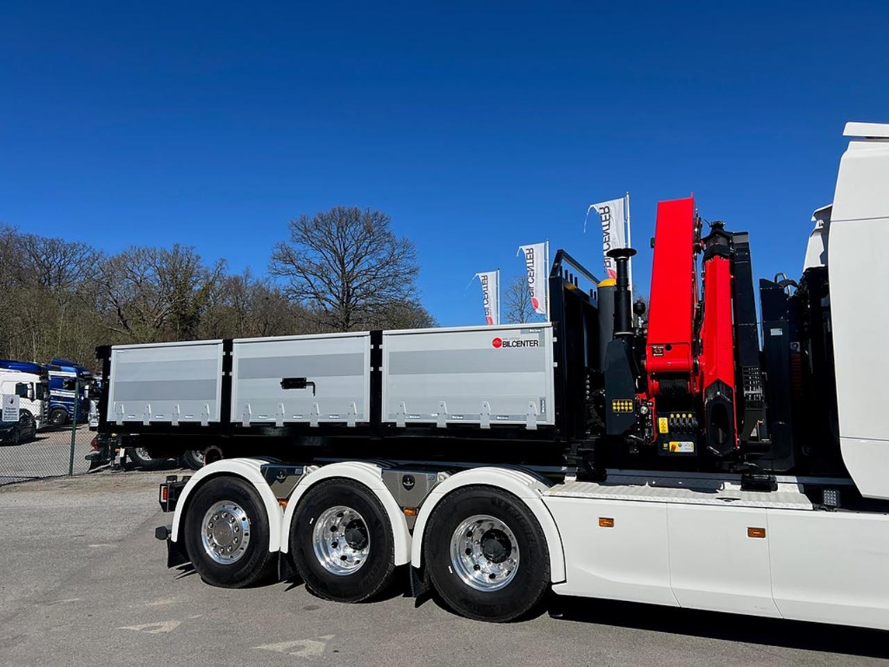 &Ouml;vriga Nytt Kranflak med Tipp & Palfinger 22002 Kran 2026 - &Ouml;vrigt